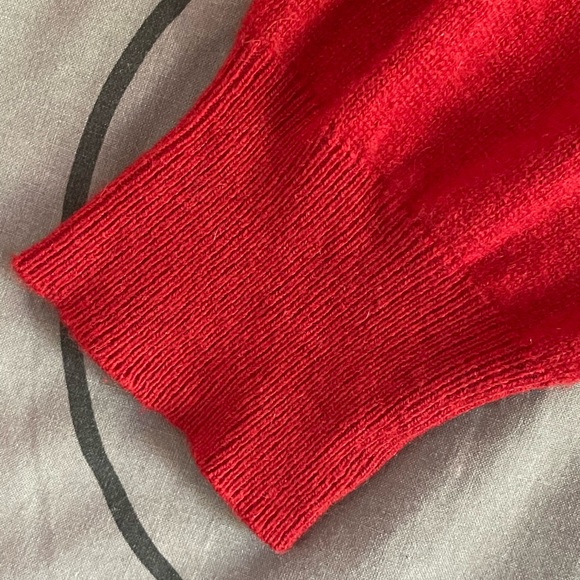 Loro Piana Classic V Neck Cashmere Sweater - Crimson - Picture 5 of 6